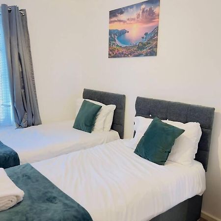 Starview Apartment-Vitoria Lexden Екстериор снимка